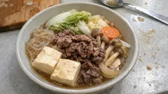 豆腐が崩れにくい、牛肉やわらか—野菜から煮る「肉豆腐」すき焼き風レシピ